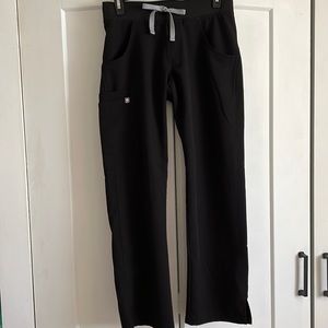 FIGS Petite Kade Cargo Scrub Pants